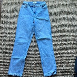 Abercrombie Curve Love 90s Straight Ultra High Rise Jean